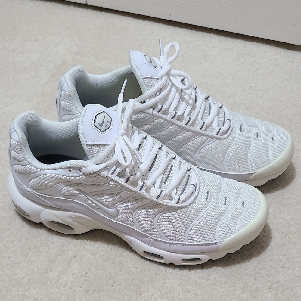 Nike Air Max Plus TN Men’s Size 9.5 – White